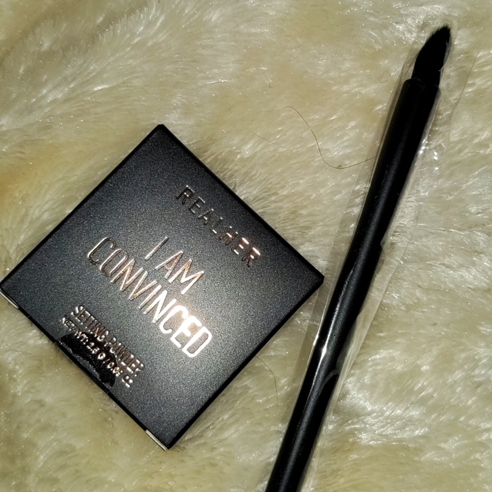 ❤️ Realher I AM CONVINCED Setting Powder with Brush